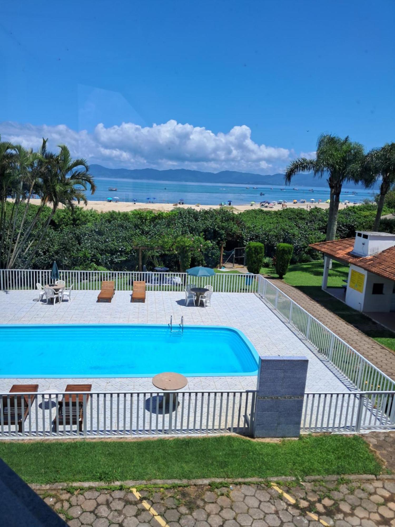 Apartamento Pe Na Areia De 1 Dormitorio Com Vista Para Praia Ou Vista Lateral Pontas Das Canas, Florianopolis